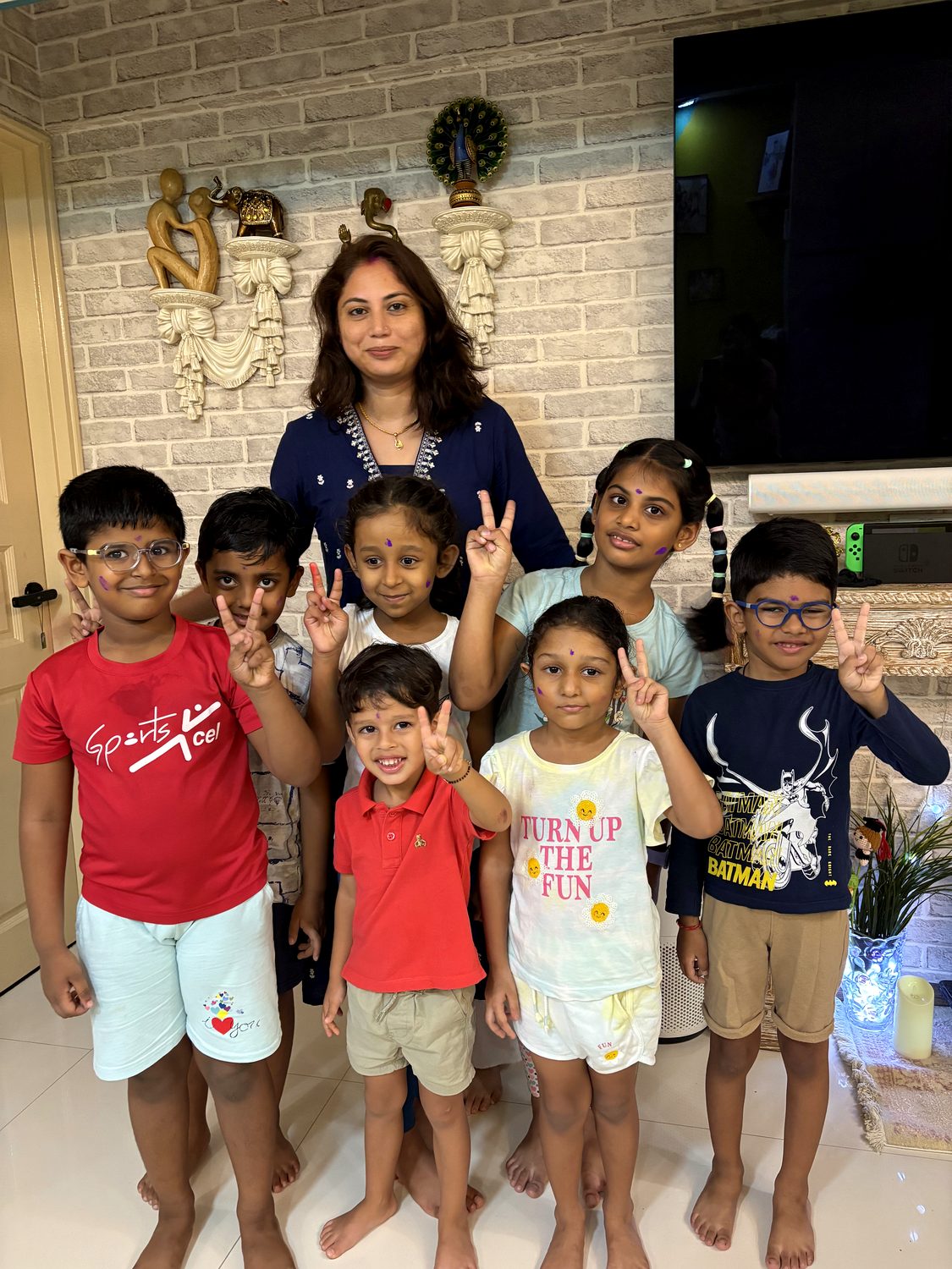 Sweta with her happy Srijan class